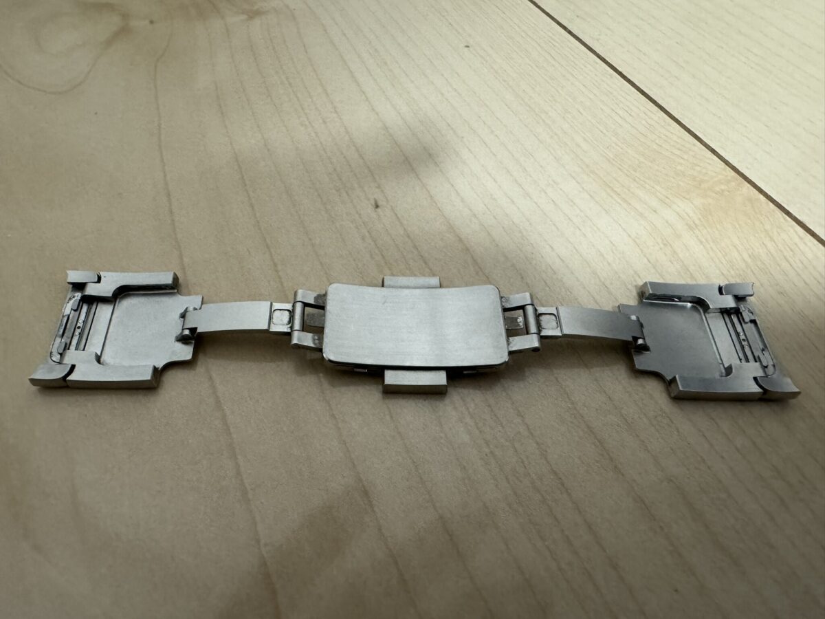 【悲報】Apple純正42mmケース用シルバーリンクブレスレットが逝く